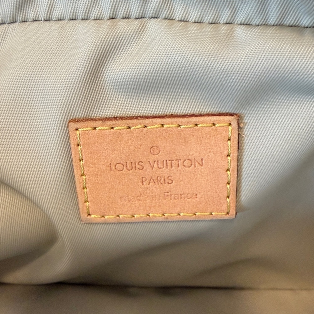 Louis Vuitton Acrobatic Belt Bag - Picture 6 of 9